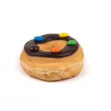 donut met chocolade en m&m's